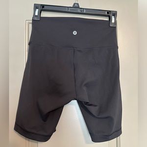 Lululemon Wunder Train High Rise Short 8"